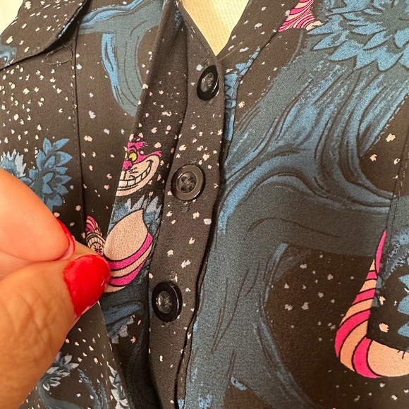 Disney Harper-Georgette Alice in Wonderland Pullover Tunic Blouse (911) - Picture 4 of 16